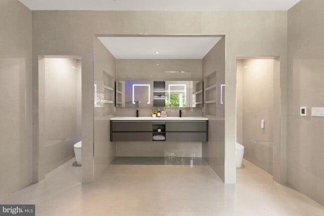 Building Photo - 6309 Bradley Blvd