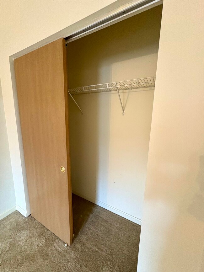 Building Photo - 18 Harbor Ave