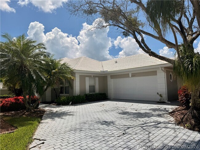 Building Photo - 2527 SW Brookwood Ln