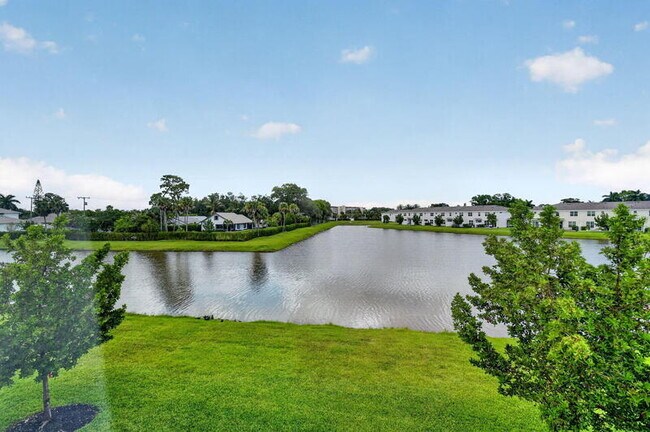 Building Photo - 6933 Harbours Edge Ave