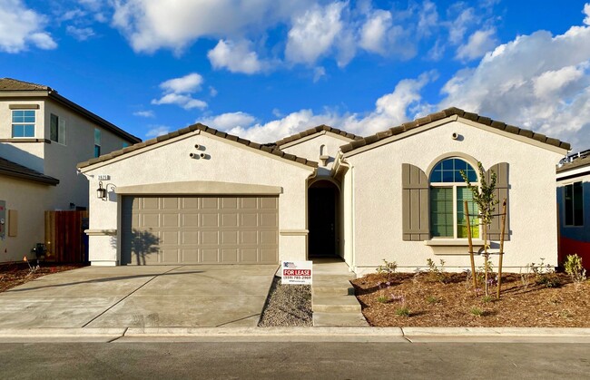 Primary Photo - ONE Month Free Rent $2,295 Barstow & Leona...