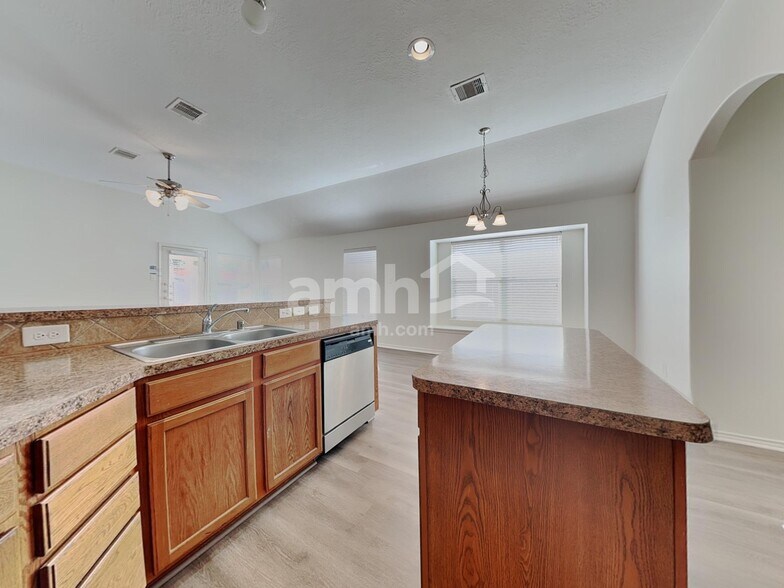 Building Photo - 21415 Branchport Dr