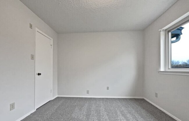 Building Photo - 3147 Wichita Dr