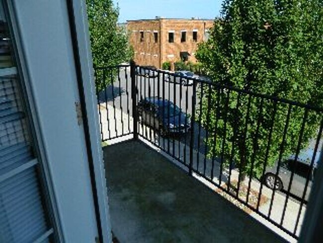 Building Photo - 101 Duncraig Dr