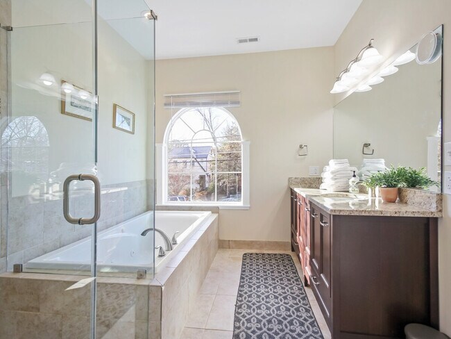 Building Photo - 624 U.S. 29-SI ID1395358P