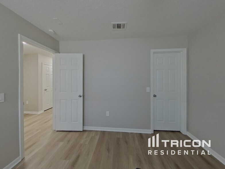 Building Photo - 10454 River Bream Dr