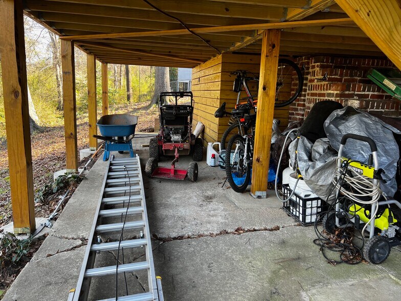 Building Photo - 3024 Whispering Pines Cir