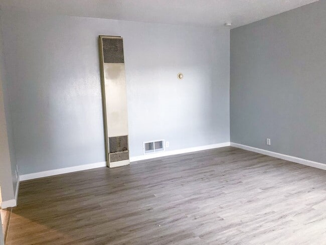 Interior Photo - Large One-Bedroom Units Near Nob Hill