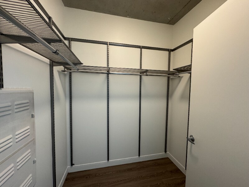 Building Photo - 1001 W Chicago Ave