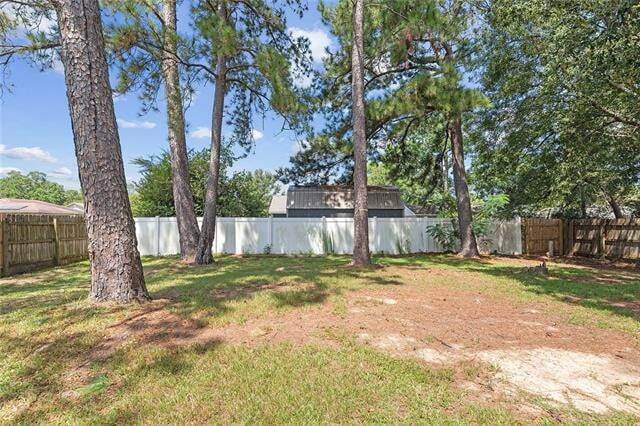 Building Photo - 2001 Dylan Dr