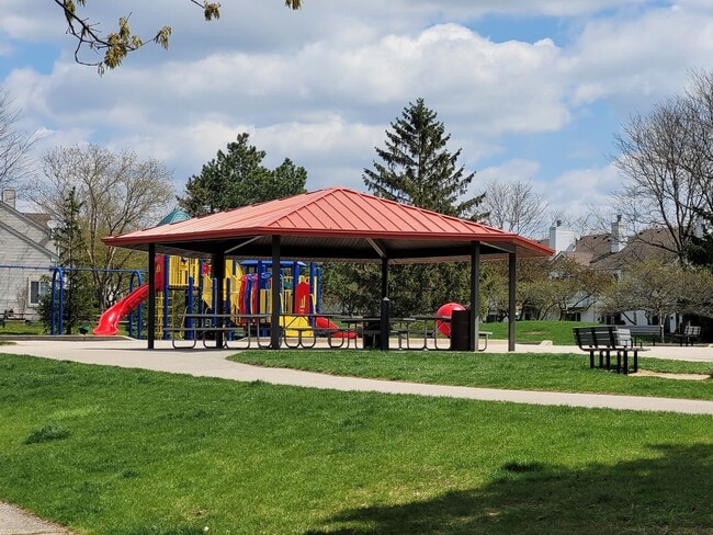 Building Photo - 321 Sheffield Dr