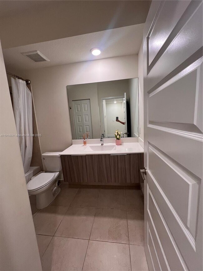 Building Photo - 10431 NW 82nd St