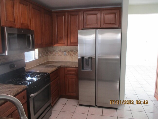 Building Photo - 7516 Sea Spray Ave