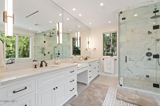 Building Photo - 12727 Landale St