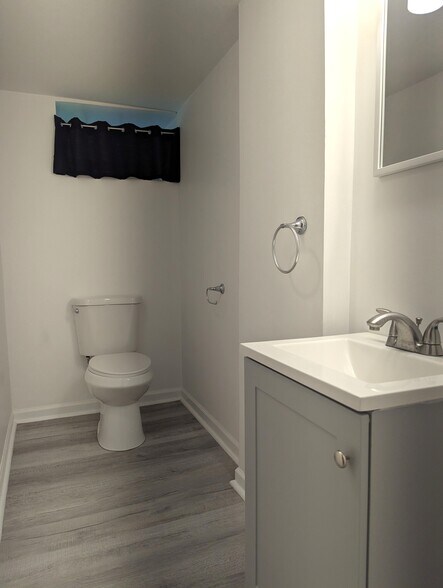 Building Photo - 2502 Park Heights Ter