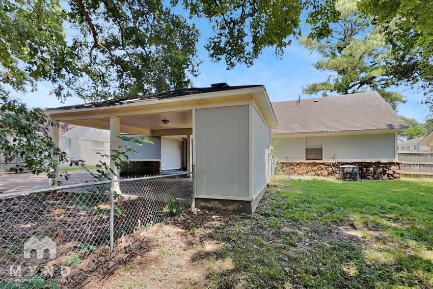 Building Photo - 2569 Richwood St