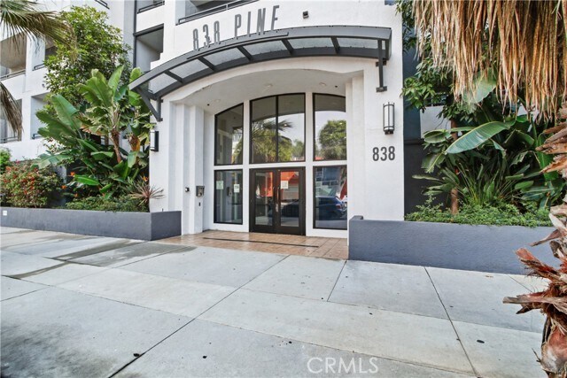 Building Photo - 838 Pine Ave