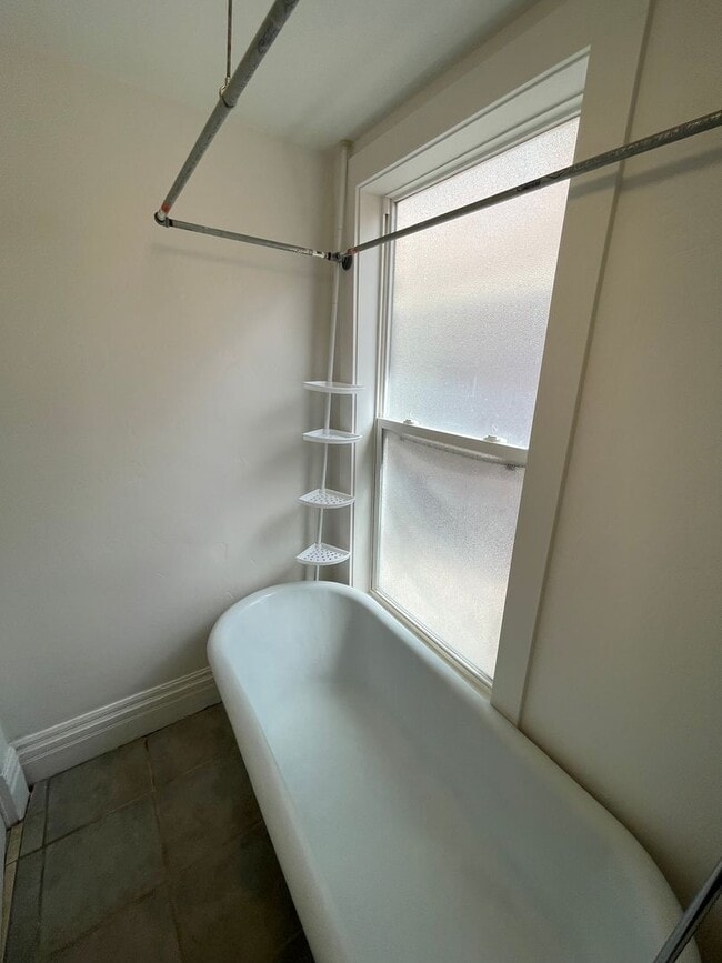 Building Photo - One Bedroom One Bath apartment in Downtown Glenwood Springs