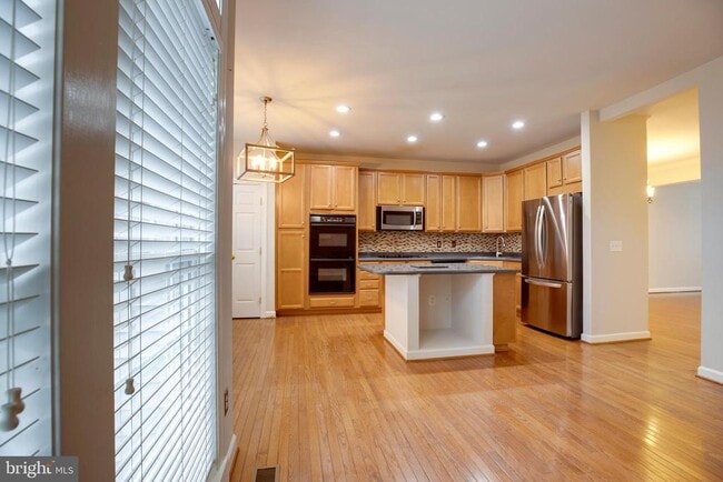 Building Photo - 12691 Heron Ridge Dr