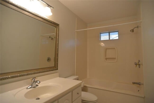 Building Photo - 5218 Meadowcreek Dr