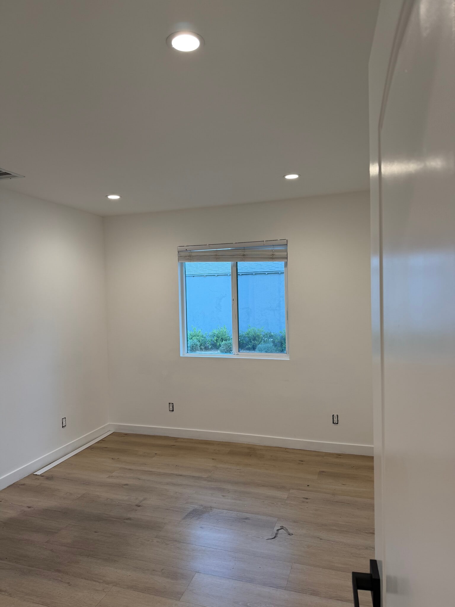 Building Photo - 7449 1/2 Variel Ave