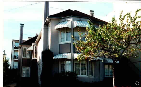 Primary Photo - 415 Euclid Ave