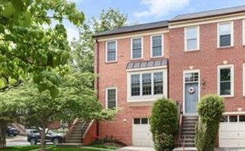Building Photo - 1311 Templeton Pl