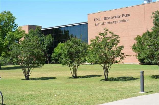 Building Photo - 3537 Brentwood Dr
