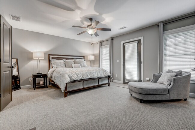 Building Photo - 2114 W Village Xing