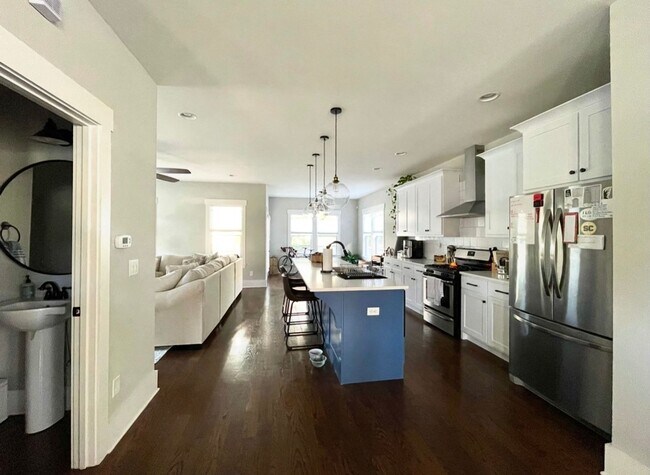 Building Photo - Beautiful 3 Bedroom Home in East Nashville