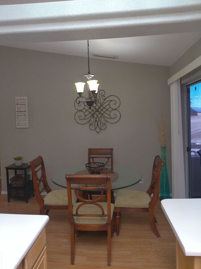 Building Photo - Fully furnished short term rental less then 6 months great for winter rental