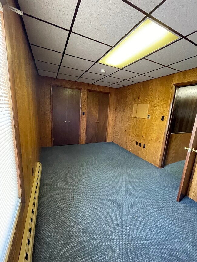 Building Photo - 618 East St