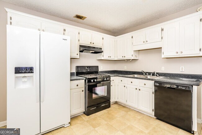 Building Photo - 1374 N Hampton Dr