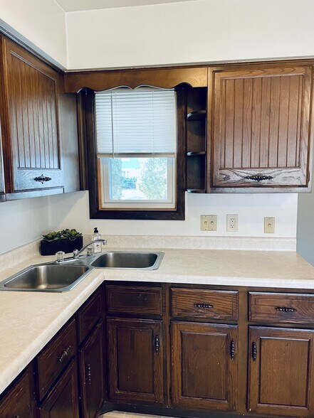 Building Photo - 2111 Judson Ct