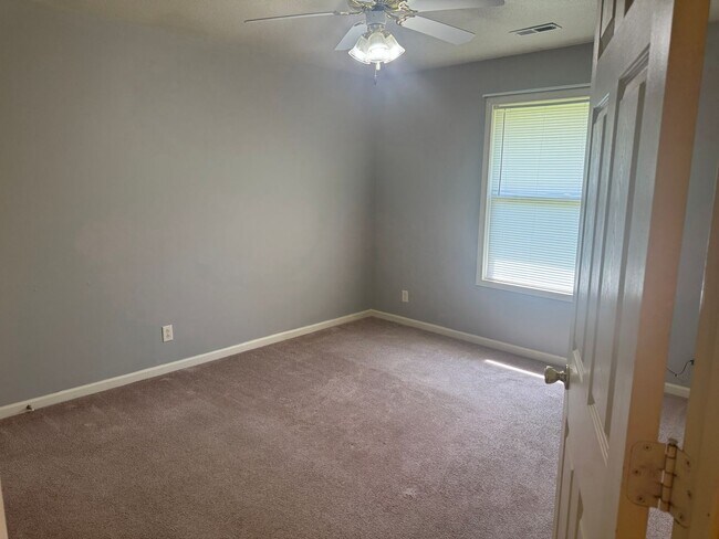 Building Photo - 120/122 E Cornhill St. Cameron, MO 64429