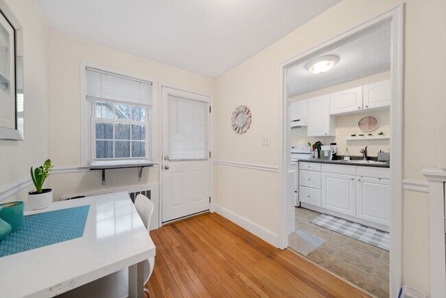 Building Photo - 926 Massachusetts Ave