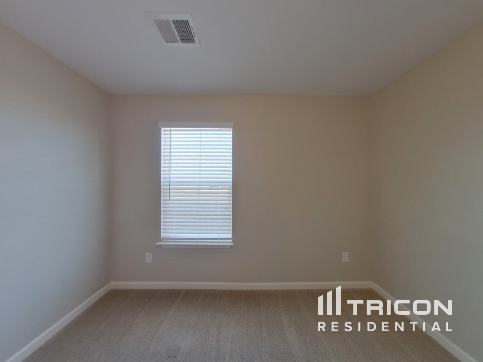 Building Photo - 715 Pollyanna Dr