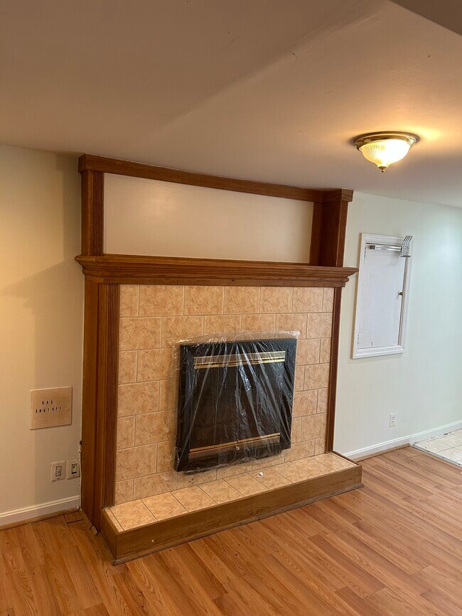 Living Room (2) - 1909 11th St NW