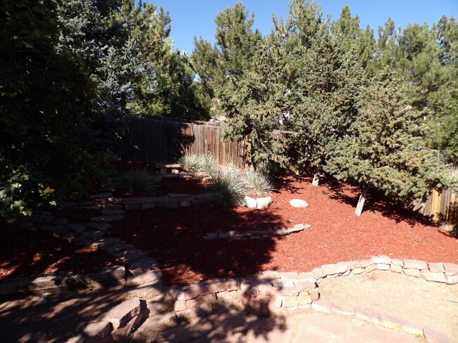 Building Photo - 5560 Sacramento Pl