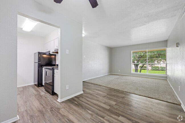 2BR, 2BA - 880SF - Dining Roon - Park Lane Terrace