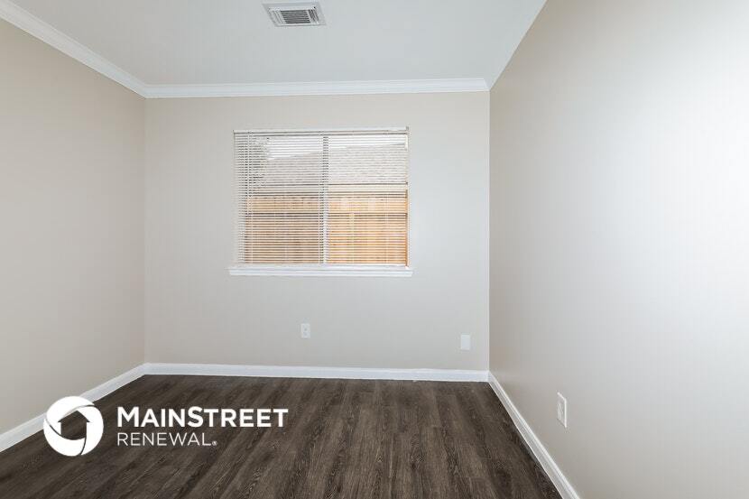 Building Photo - 16811 Creek Trail