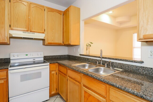 Building Photo - 1000 Ranchway Dr
