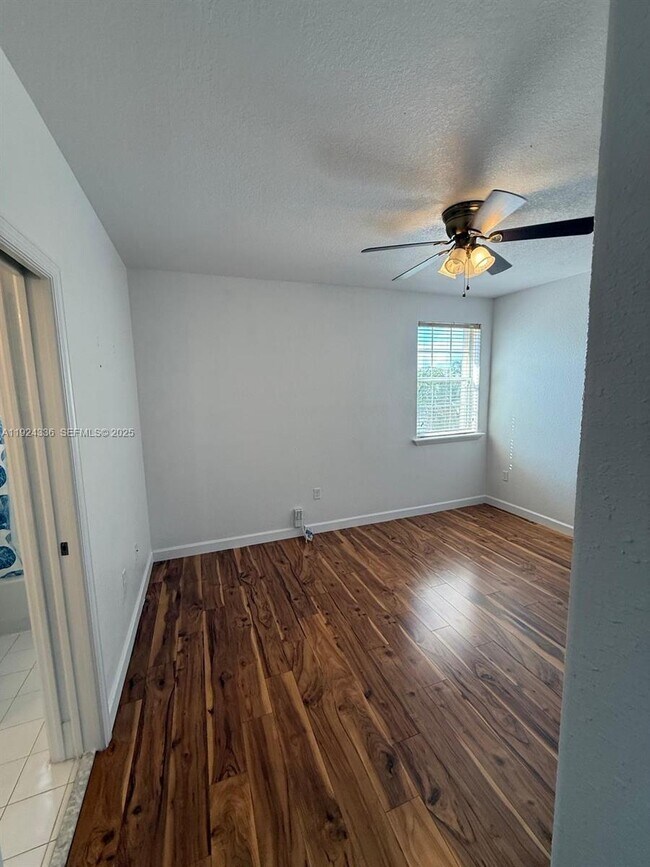 Building Photo - 5543 NW 112th Pl