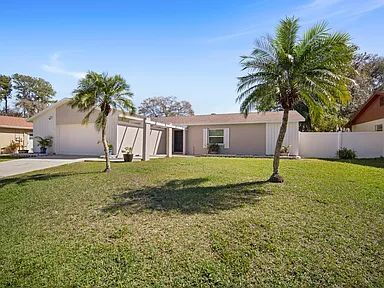 Building Photo - Beautiful Valrico Home | No Carpet + Screened Patio + Bonus Room