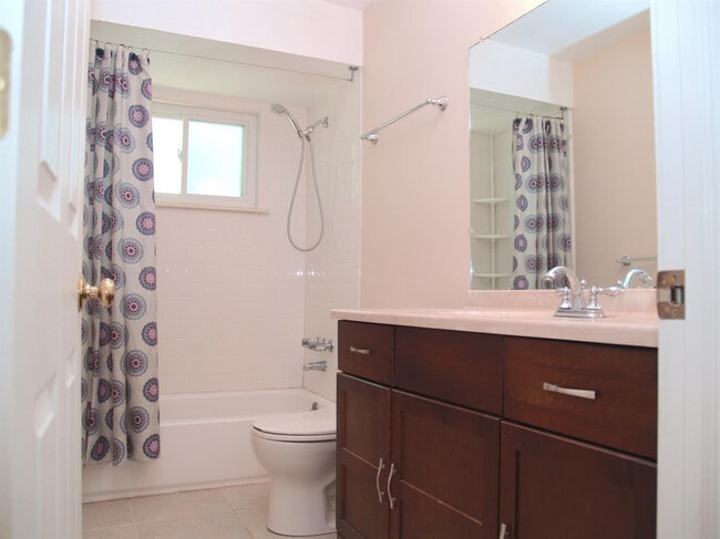 Building Photo - 2339 Pontiac Trail