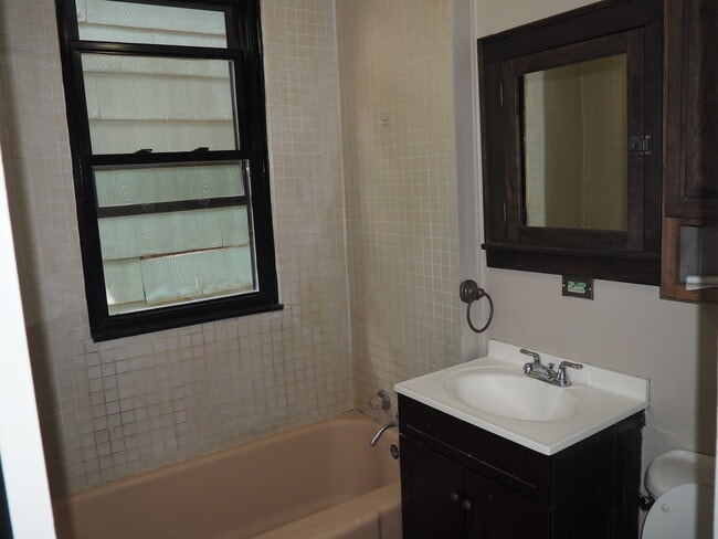 Building Photo - 9931 143rd Pl