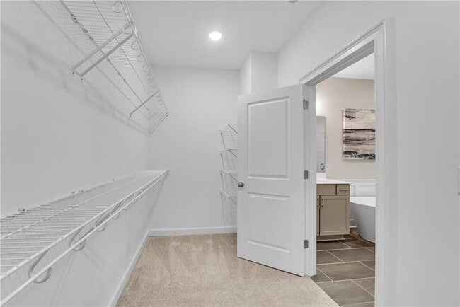 Building Photo - 427 Retreat Ln