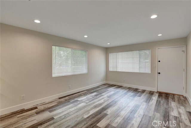 Building Photo - 404 E Glendale Dr