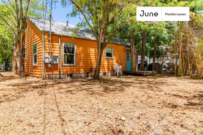 Building Photo - 1001 Gullett Street