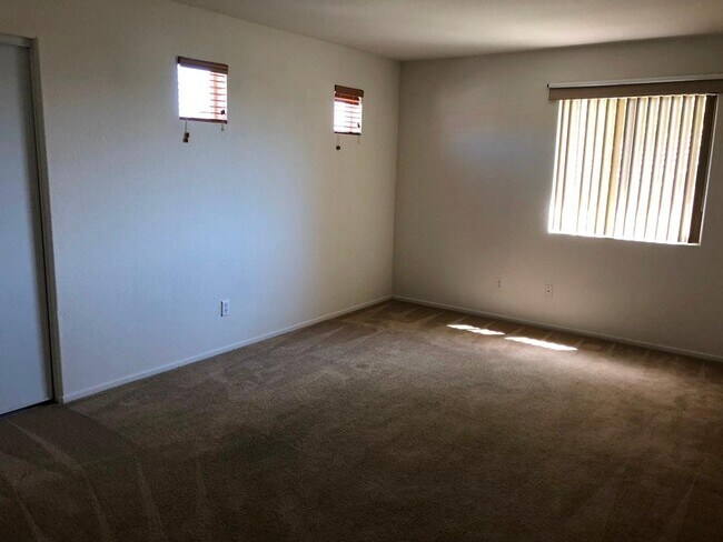 Building Photo - 24829 River Oak Ct
